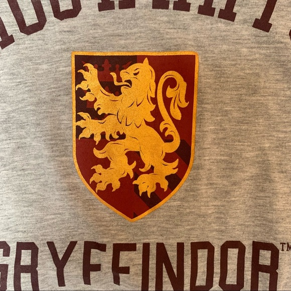 Harry Potter Gryffindor Grey and Maroon Long Sleeved Cropped Tee - Picture 8 of 8